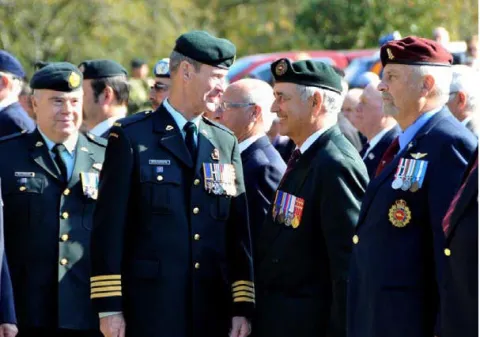 Col Comdt speaks with Capt. Jean Thivierge (Ret’d)