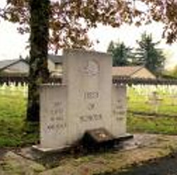Sgt Dearle's gravesite in the Field of Honour, Port Alberni, BC