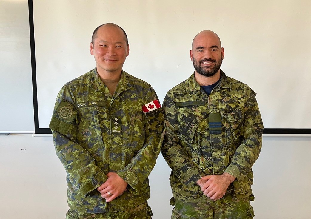 Course Officer – Capt Kyle Ho (L), RPOU(W) and Capt Chad LeBlanc, RPM(B) course officer. Photo by Lt Andre-Philippe Vollant (L), CFSME