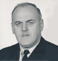 WO Delsworth Godfry Harnish, CD (Ret’d) 