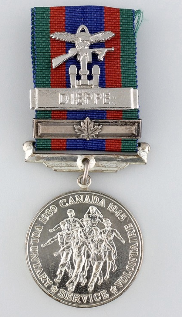 Combined Operations Badge on Canadian Volunteer Service Medal