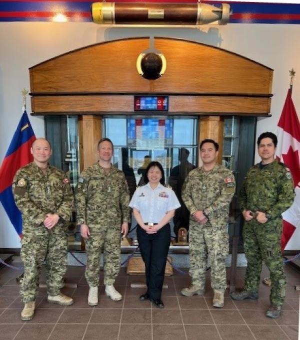 DTCAN Co-Chair LCdr Beth Lei is welcomed in person by 1 CER Commanding Officer, LCol Michael Veitch. (L–R): RPOU-W Program Officer Capt Kyle Ho, LCol Michael Veitch, LCdr Beth Lei, 1 CER DTCAN member MCpl Johnson Phung, and DRPAG Co-Chair (Edmonton) Capt Juan Gomez.