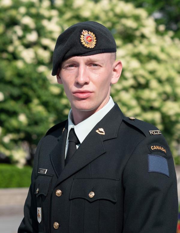 Sapper Adam Wright, 5 RGC Sentry at Nat'l War Memorial