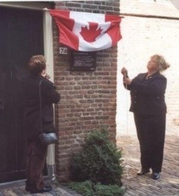 Unveiling the plaque in honour of Spr Magnusson and Para Gajewnik in Tienhoven, Holland