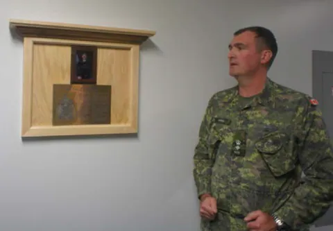 Plaque in the memory of CWO Collins // Une plaque a été créée en la mémoire de l'adjuc Collins
