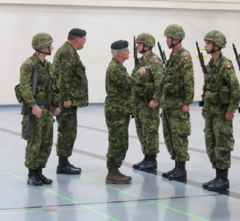 Col Comdt and Branch CWO visit 32 CER 3 Jun 16