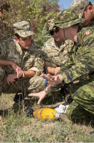 Canadian Sappers provide mine warfare and demolitions training to Ukrainian soldiers