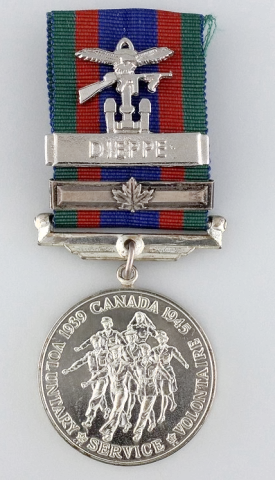 Combined Operations Badge on Canadian Volunteer Service Medal